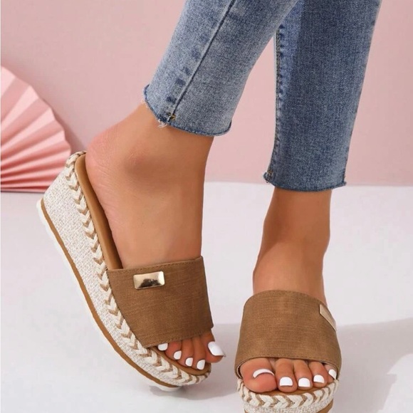 Shoes - Comfy brown wedge faux suede slides